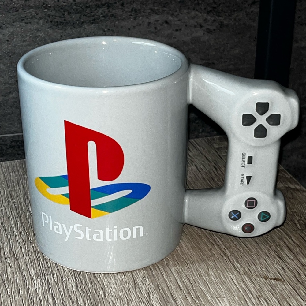 PlayStation PS1 Mug + PS socks | Controller Handle Official Sony Licensed (set)